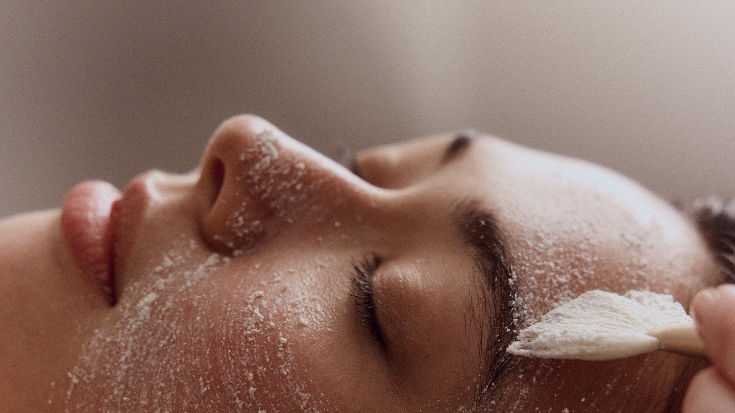 Ritual facial con cosmética natural y aromaterapia